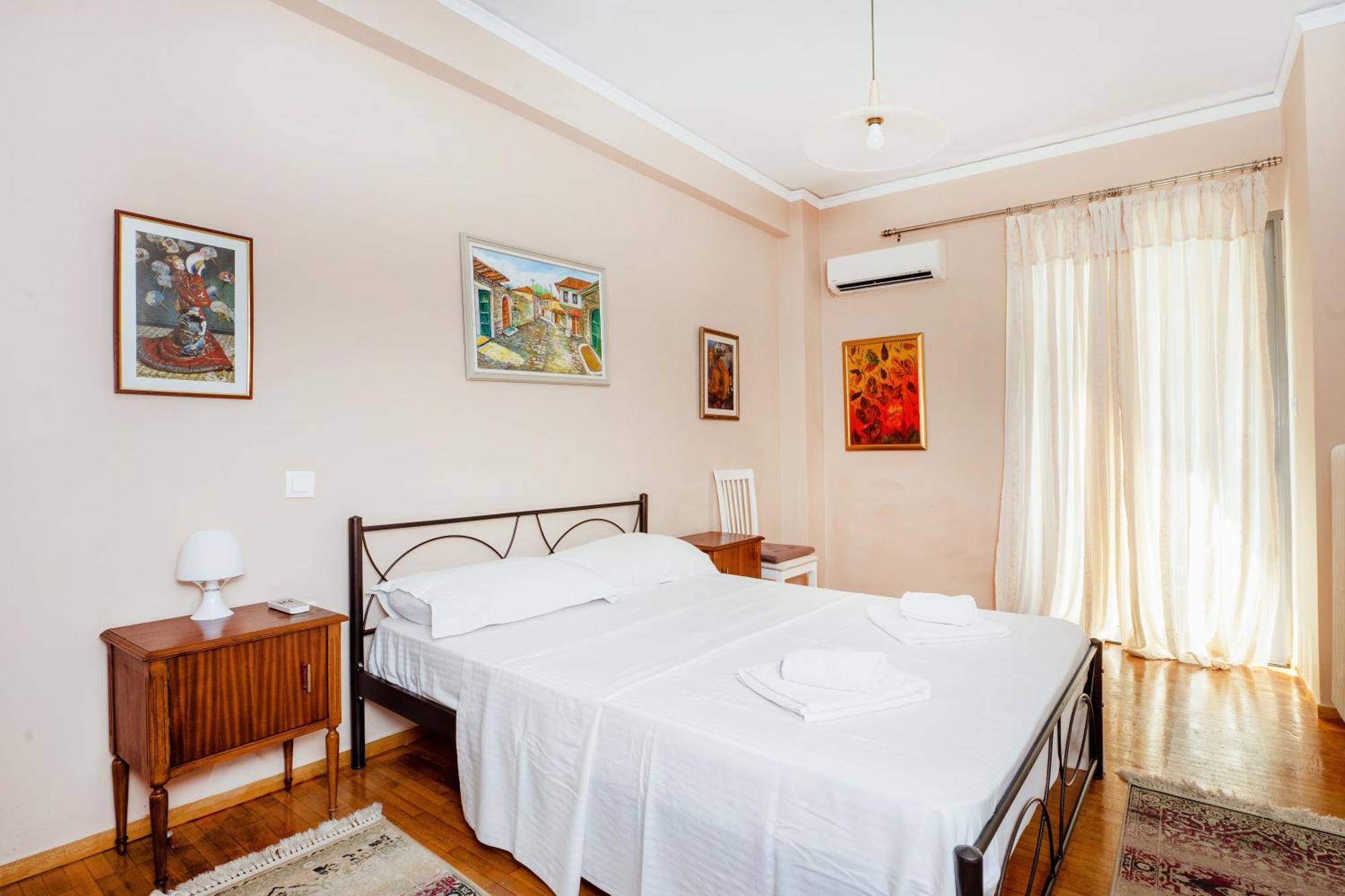 Charming & Authentic Gem - Walk To Port & Shops! Διαμέρισμα Πάτρα Εξωτερικό φωτογραφία