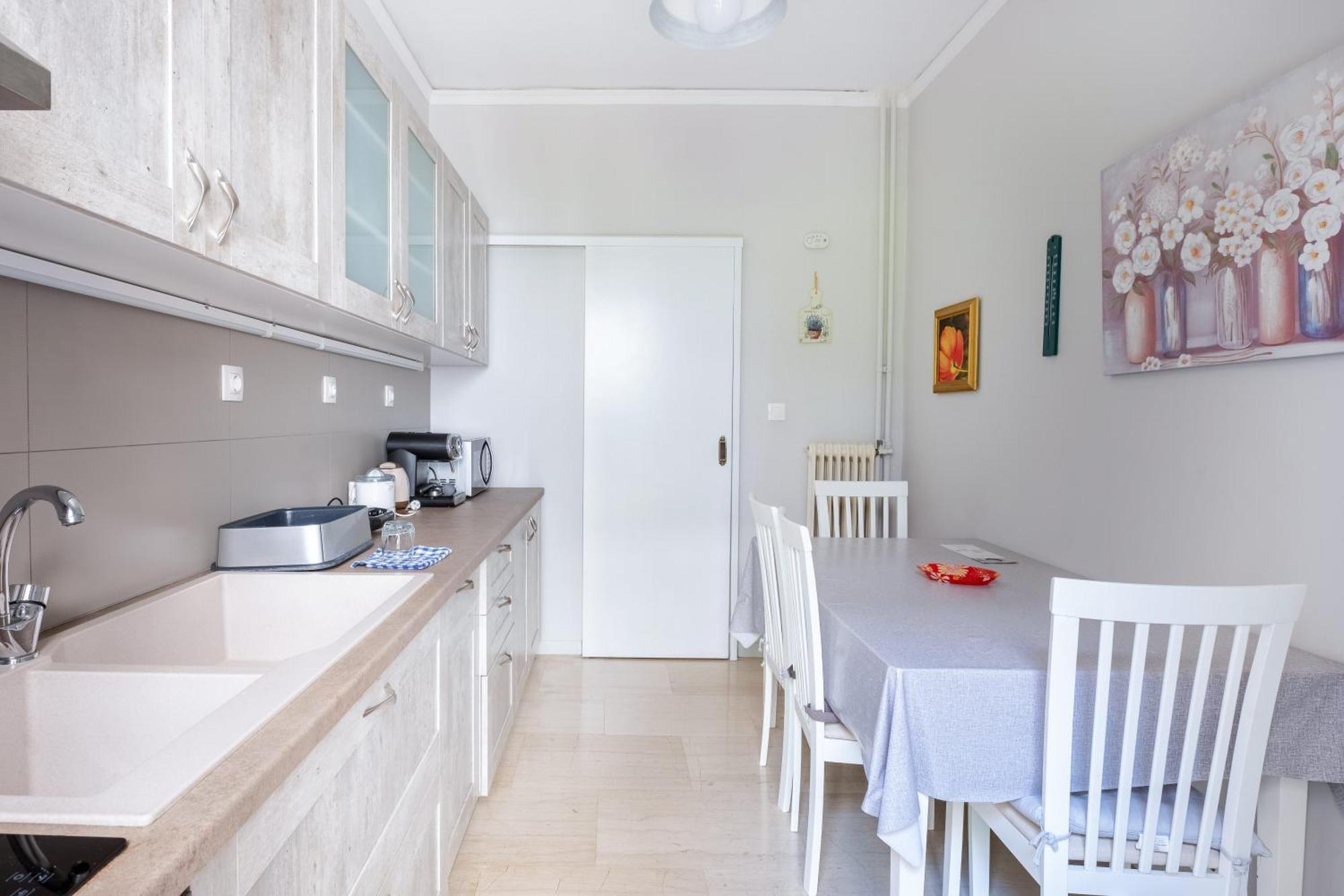 Charming & Authentic Gem - Walk To Port & Shops! Διαμέρισμα Πάτρα Εξωτερικό φωτογραφία
